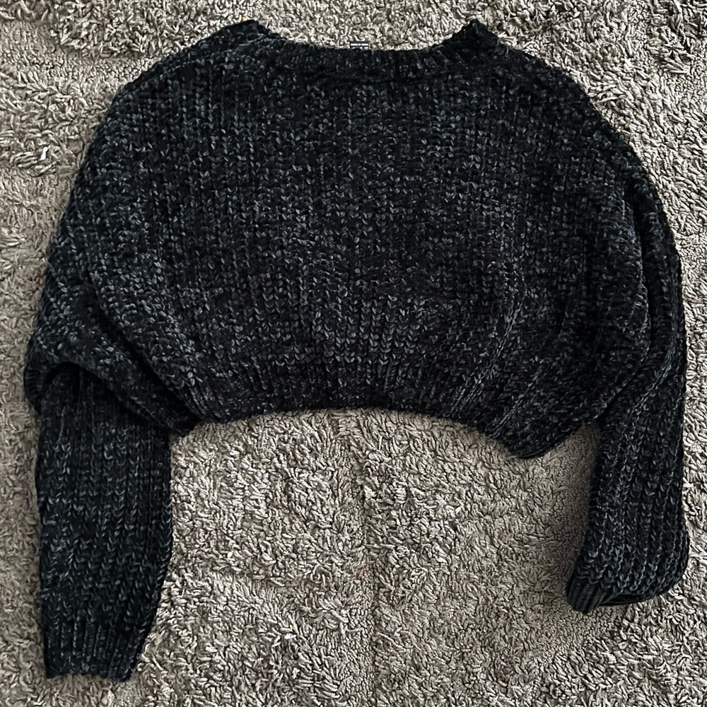 Forever 21 Black Knit Velvet Cropped Long Sleeve Top Size Medium - Picture 3 of 4